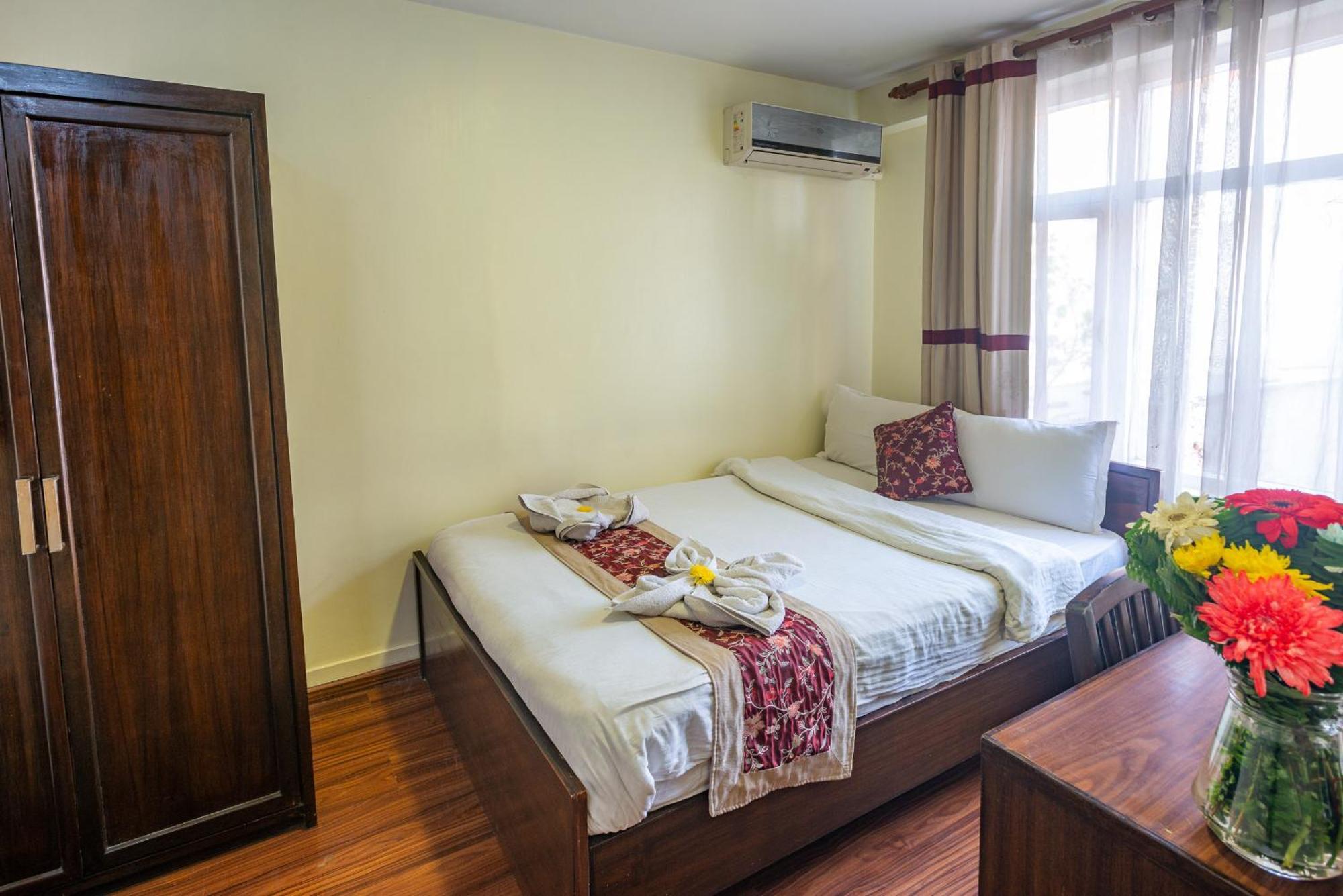 Hotel Yambu Kathmandu Exteriör bild